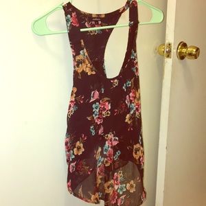 Tank top, longer in the front shorter in the back